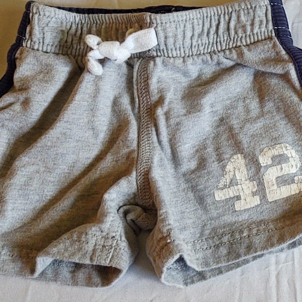 2 pairs of shorts